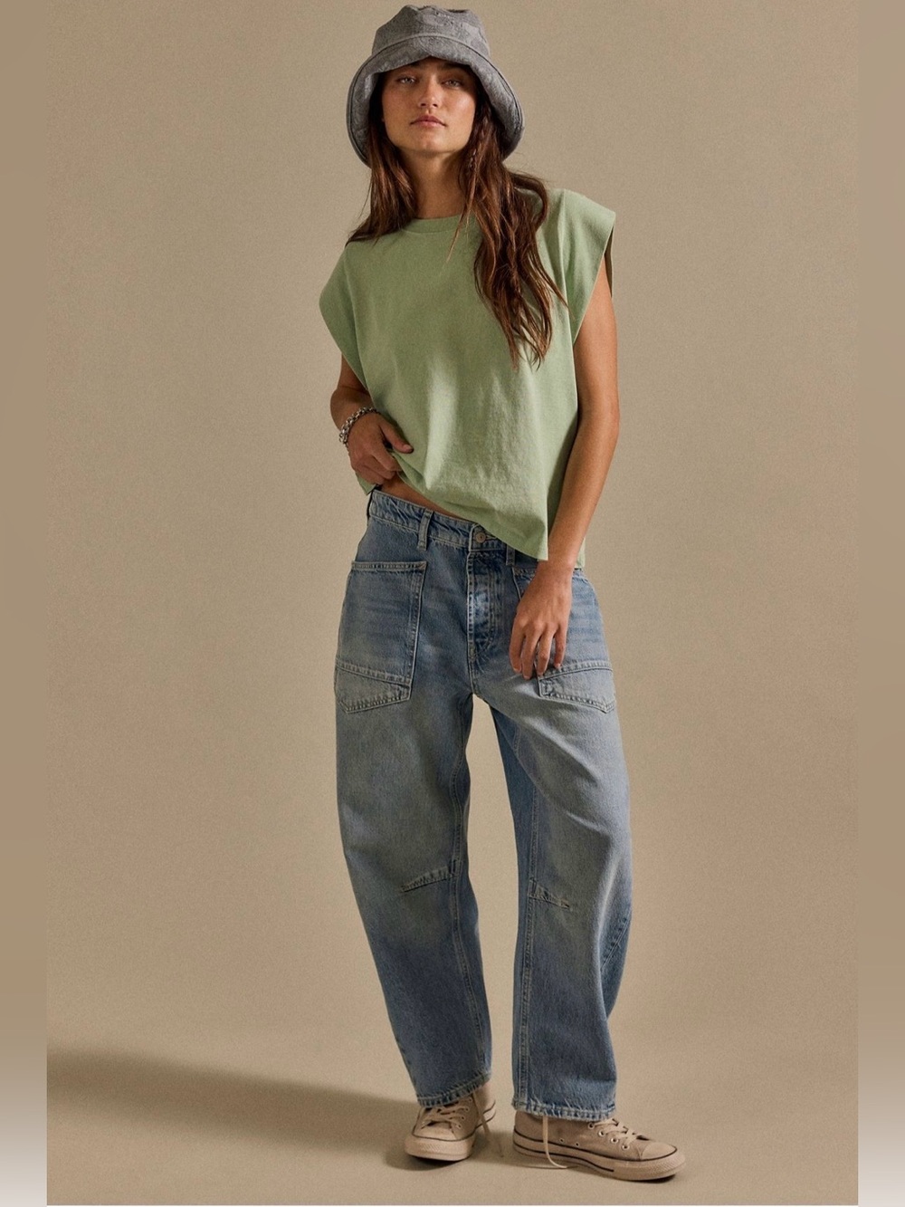 Free People We the Free Minimalist Moxie Barrel Jean Size 31 Light Wash - Picture 2 of 10